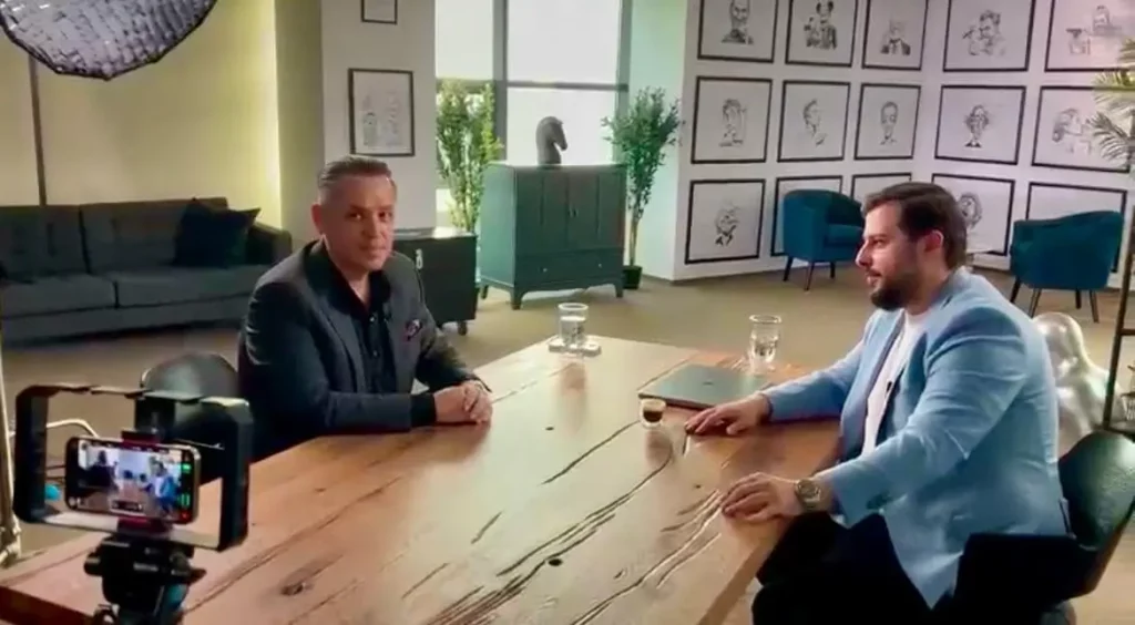 Cum digitalizezi și scalezi designul interior: Radu Filip și Răzvan Căzănescu despre prețul corect și scalare Răzvan Căzănescu (TBF) explică la Permis de Antreprenor cum transformi un serviciu creativ într-un sistem scalabil.
