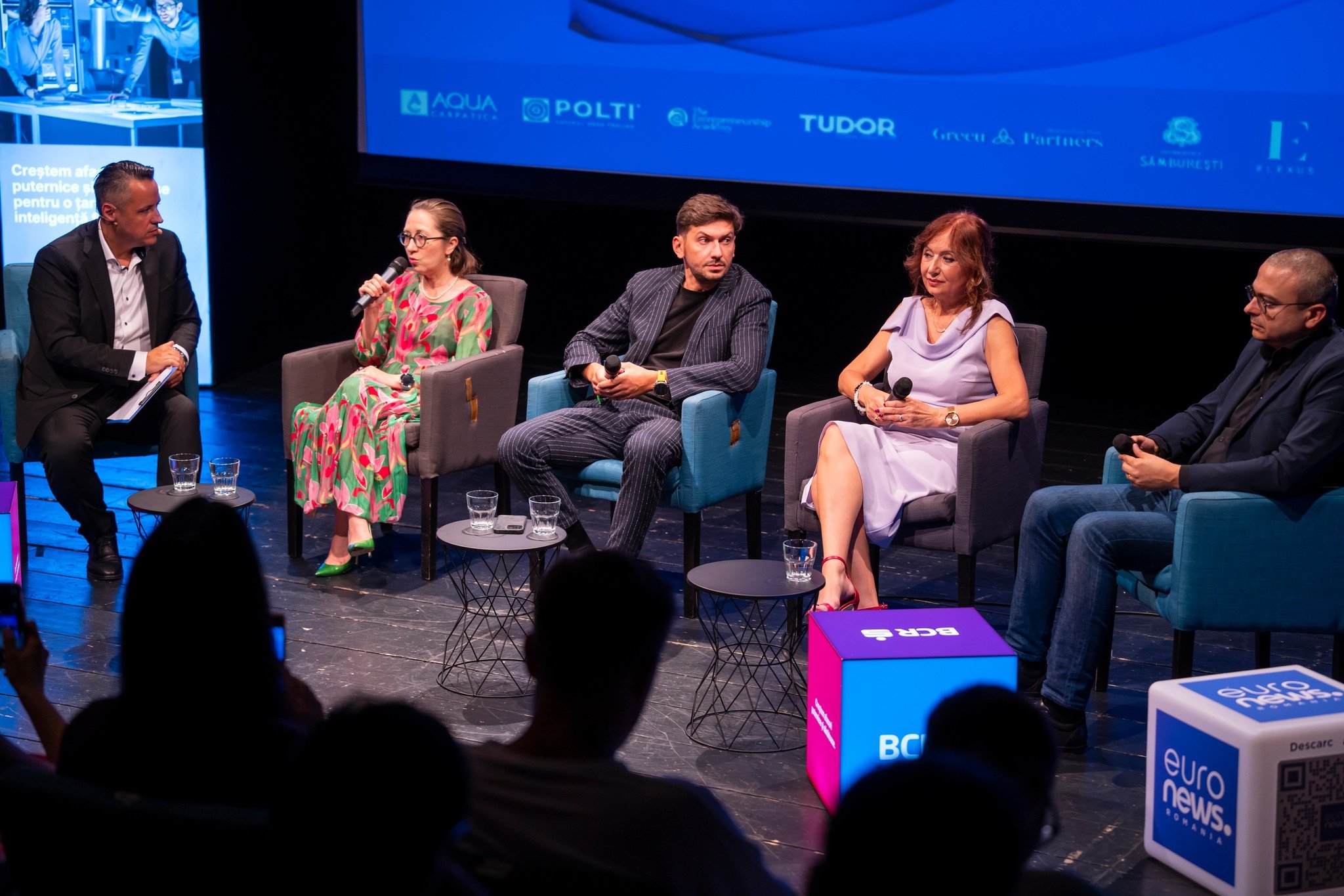 Panel Permis de Antreprenor despre fiscalitate antreprenori 2025, cu mentori si experti explicand taxele si plafoanele pentru IMM-uri