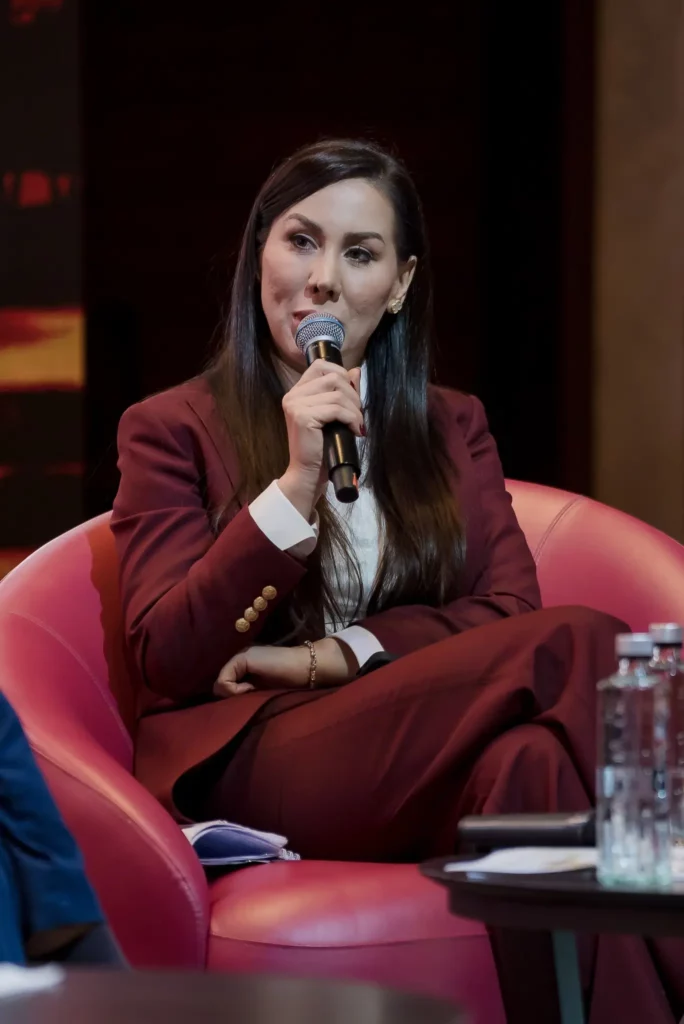 Charlottenburg, județul Timiș – loc cunoscut ca „satul rotund”, asociat cu povestea Aronia Charlottenburg