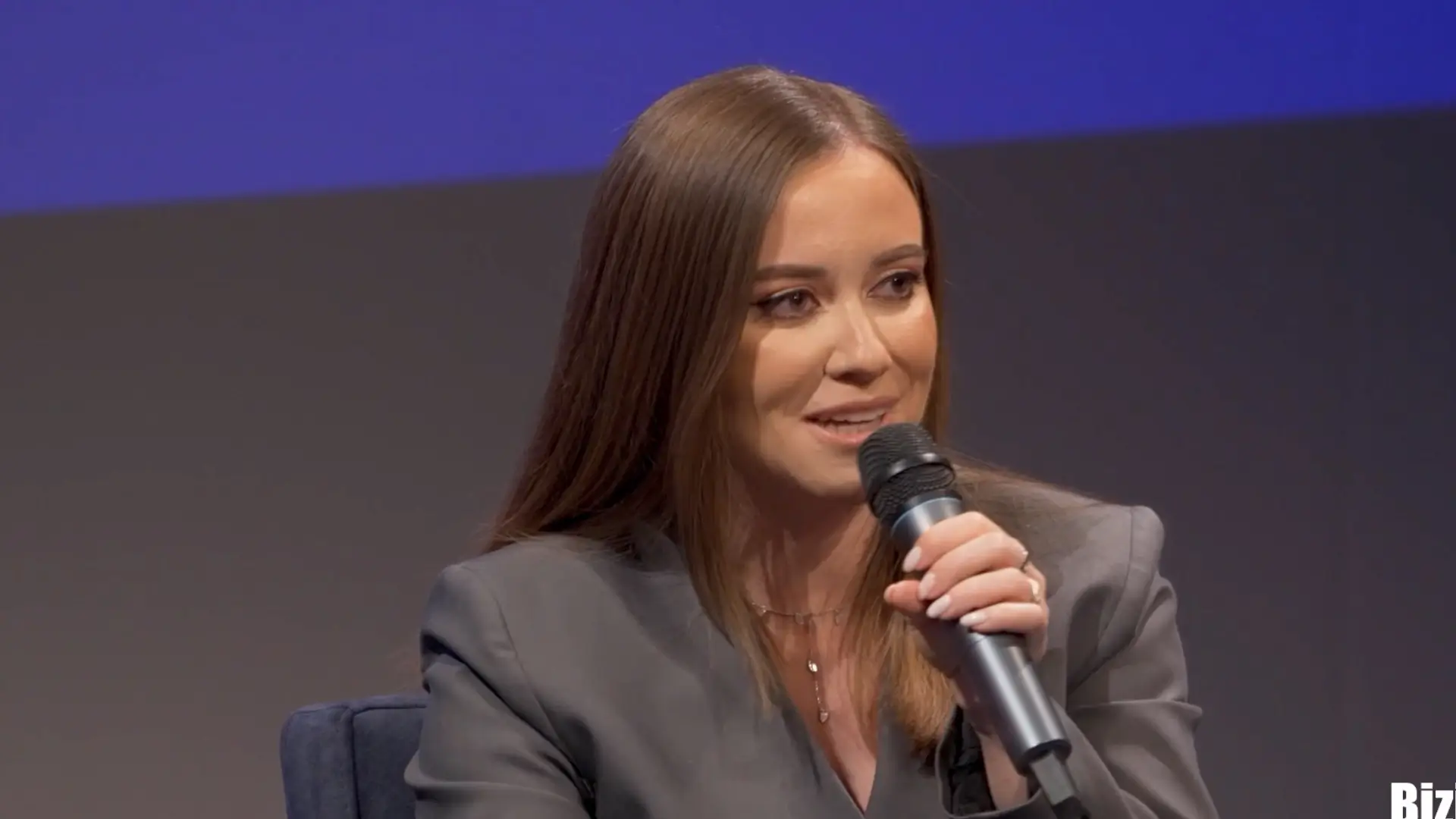 Diana Coman pe scena Permis de Antreprenor, speed mentoring: LinkedIn 2026 B2B, video si comentarii pentru lead-uri