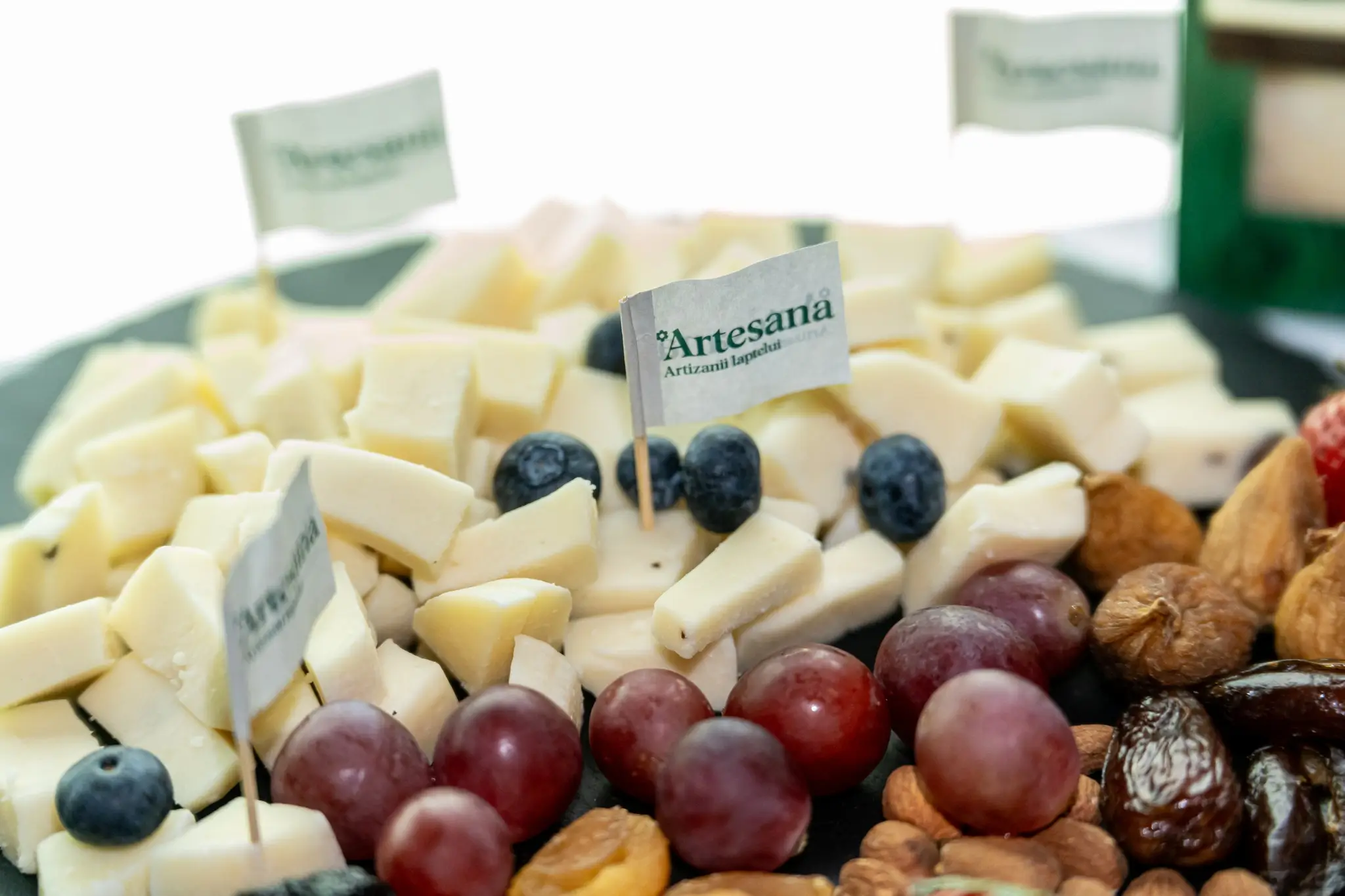 Produse Artesana expuse ca simbol al unui brand românesc premium construit prin calitate, transparență și încredere