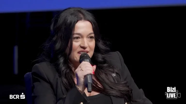 Denisa Tache pe scena Permis de Antreprenor, vorbind despre cum scalezi un brand de la o locație la rețea