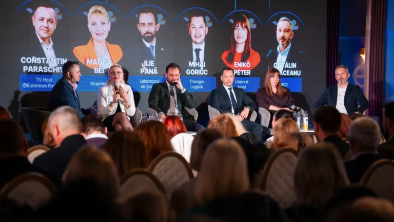 Panel de antreprenori și lideri de business la eveniment Permis de Antreprenor, discutând despre scalare, execuție și decizii în perioade de incertitudine