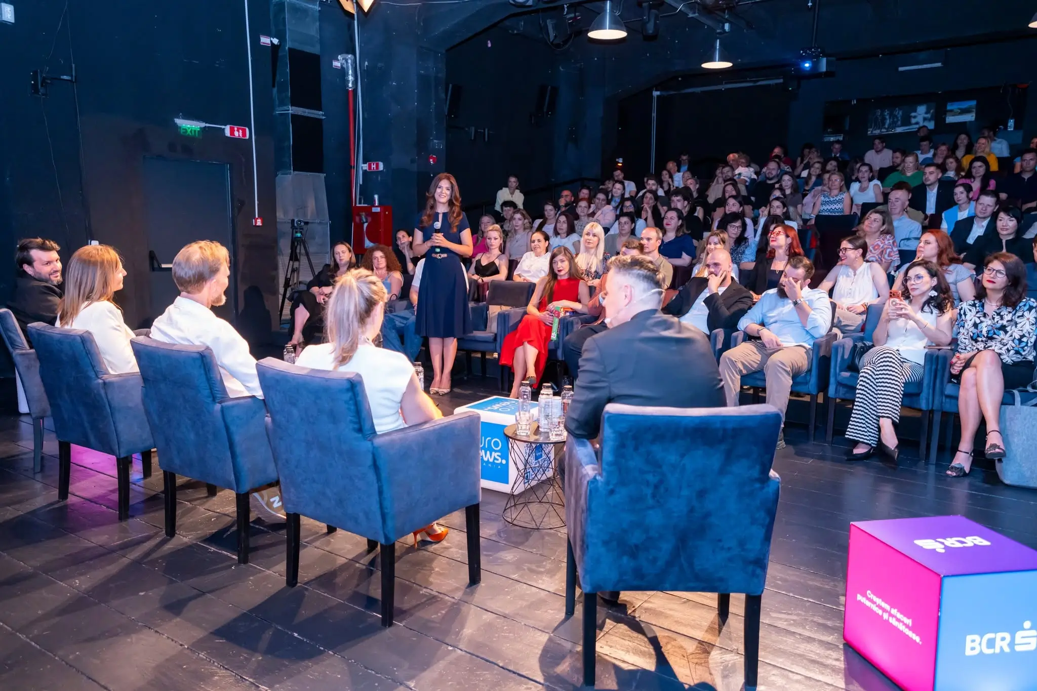 Sala plină la ediția cu public Permis de Antreprenor din 27 mai 2026, la Teatrul Apollo111 din București, difuzată pe Euronews România, partener BCR